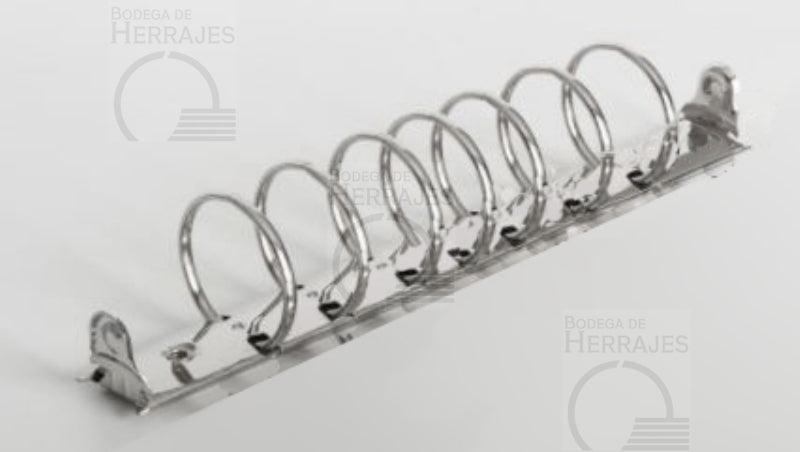 Herraje tamaño esquela de siete argollas circulares con diámetro de 1 1/2 pulgadas y palancas, acabado níquel plateado. Capacidad para 325 hojas, con base de 26 mm. Empaque con 200 piezas. Herraje tamaño esquela de siete argollas circulares con diámetro de 1 1/2 pulgadas y palancas, acabado níquel plateado. Capacidad para 325 hojas, con base de 26 mm. Empaque con 200 piezas.